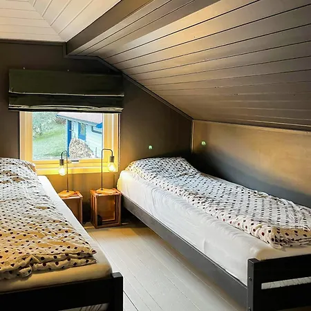 Charming Seaside With Amazing View * Hardbakke