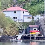 Charming Seaside With Amazing View Hardbakke